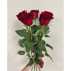 5 красных роз