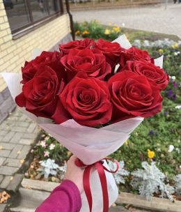 Букет из 9 красных роз